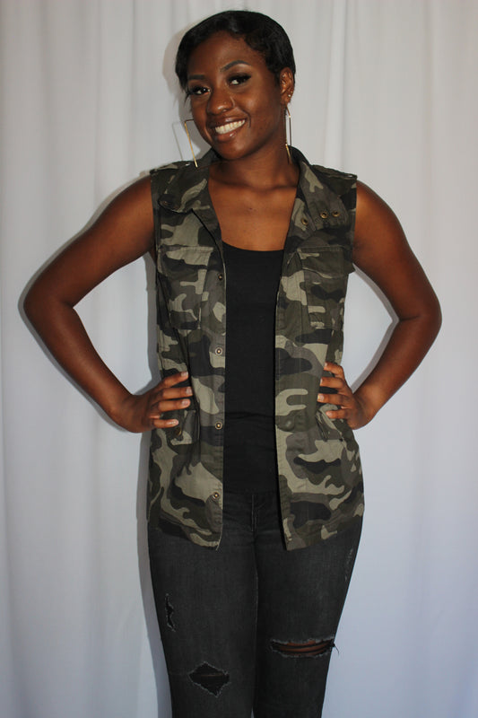 Camouflage button up utility vest